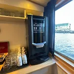 Hotelboat Iris *