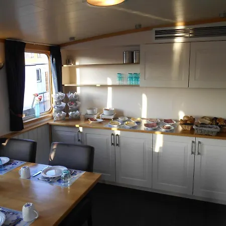 Hotelboat Iris Hotel *