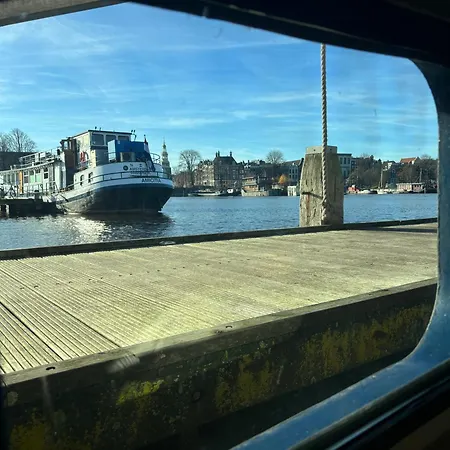 Hotelboat Iris *
