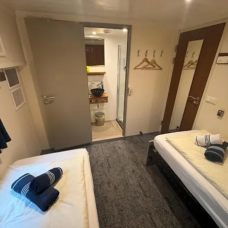 Hotelboat Iris Hotell