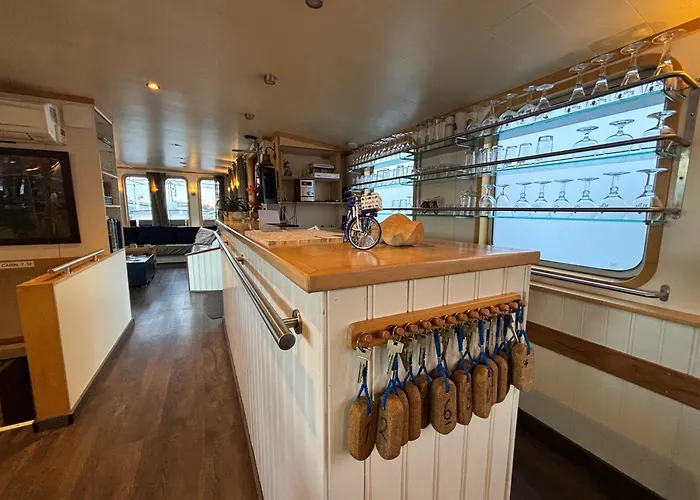 Hotelboat Iris Hotel