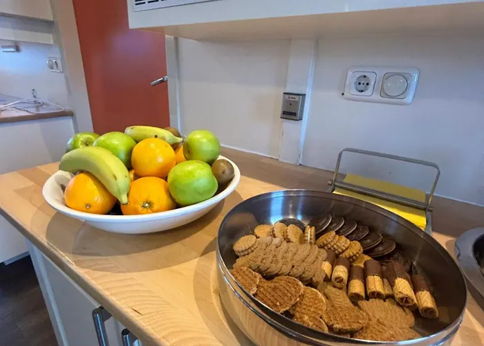 Hotelboat Iris * Amsterdam