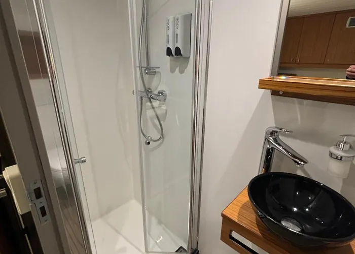 Hotelboat Iris Hotel *