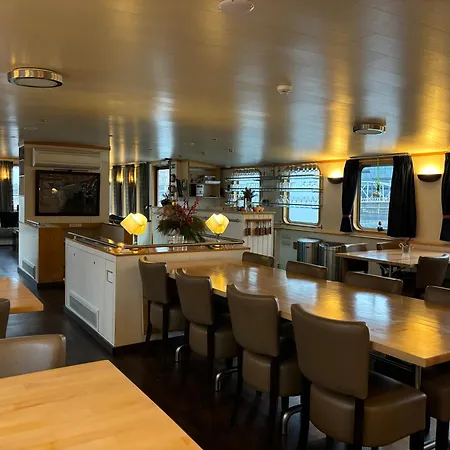 Hotell Hotelboat Iris